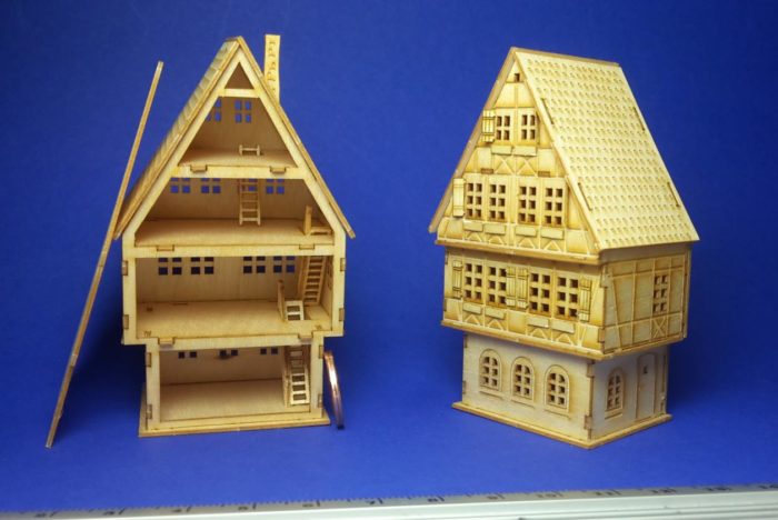 Bastelset Puppenhaus M 1:144 mit Tapete ohne Deko H16095 Holz L 7 cm 