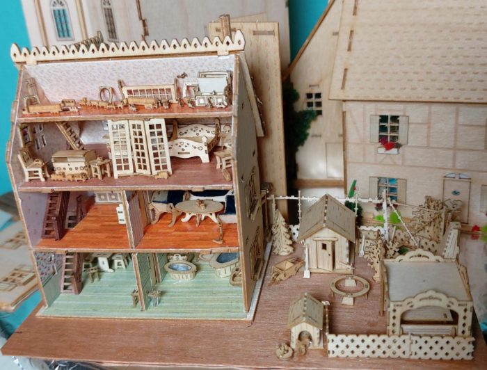 Bastelset Holz Miniatur Veranda Puppenhaus M 1:144 mit Tapete Möbel Garten – Bild 3