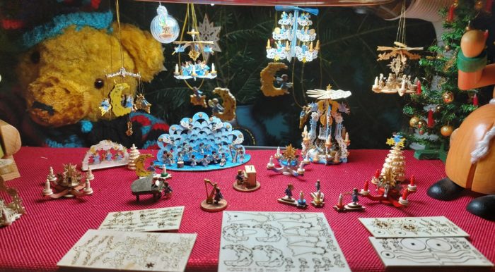 Konvolut 7 Bastelset Miniatur Engel Wolke Pyramiden Leuchter Kerzenhalter M 1 : 12