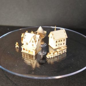 13 montierte Miniaturen aus Holz Häuser Autos Bäume M 1 : 1000