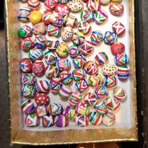 6 bunte Mini Osterei 4 x 5 mm Filigran Mix Handbemalt Holz