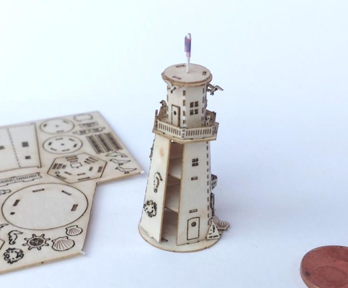 Bastelset Leuchtturm zu öffnen Holz M 1:450 T-Gauge