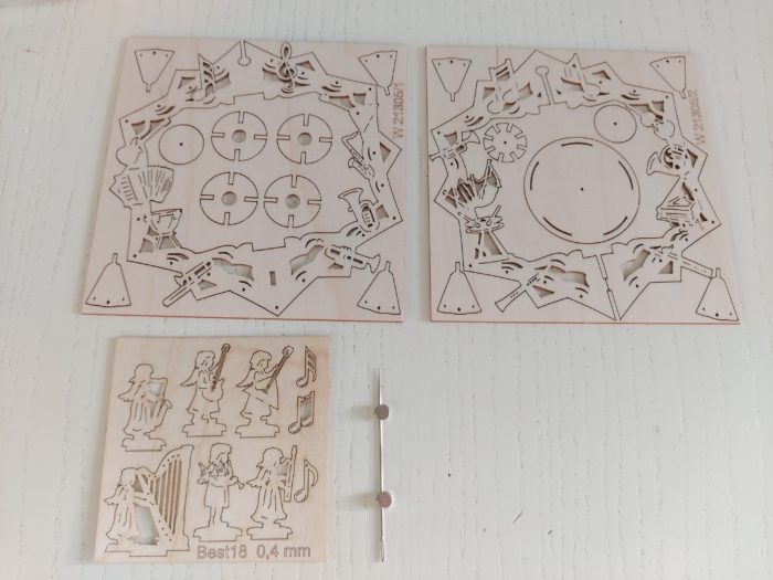 Bastelset Hängepyramide Instrumente 5 stehende Musikengel 11 cm