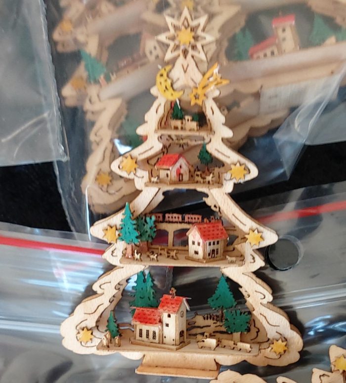 Miniatur Tannenbaum handbemalt Kirche im Dorf 6 cm
