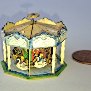 Miniatur Karussell Schwan Holz montiert und bemalt Unikat M 1 : 144