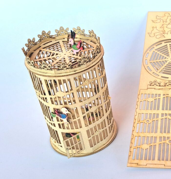 Miniatur Vogelkäfig Turm M 1:24 Bastelset Holz – Bild 3