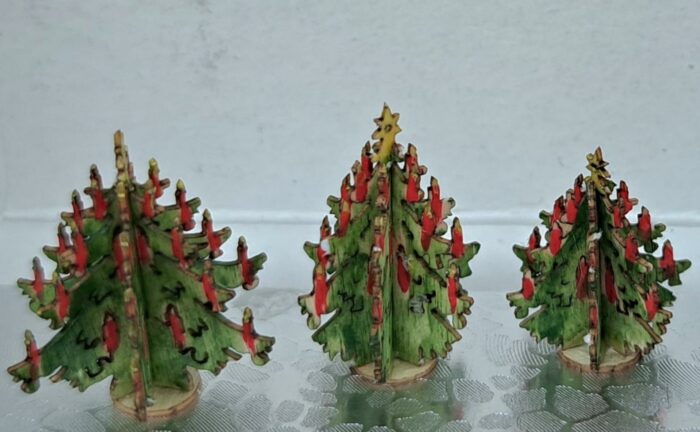 Miniatur 7 Weihnachtsbäume handbemalt 1,2 bis 2,2 cm – Bild 2