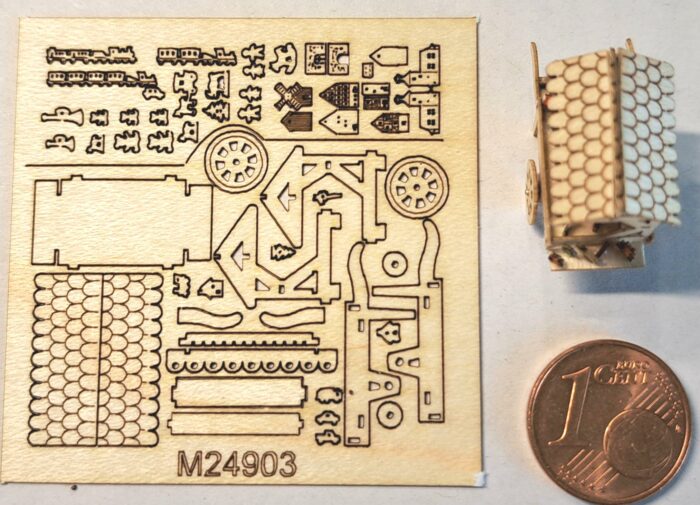 Bastelset Miniatur Marktkarren Holz mit Spielzeug M 1 : 144