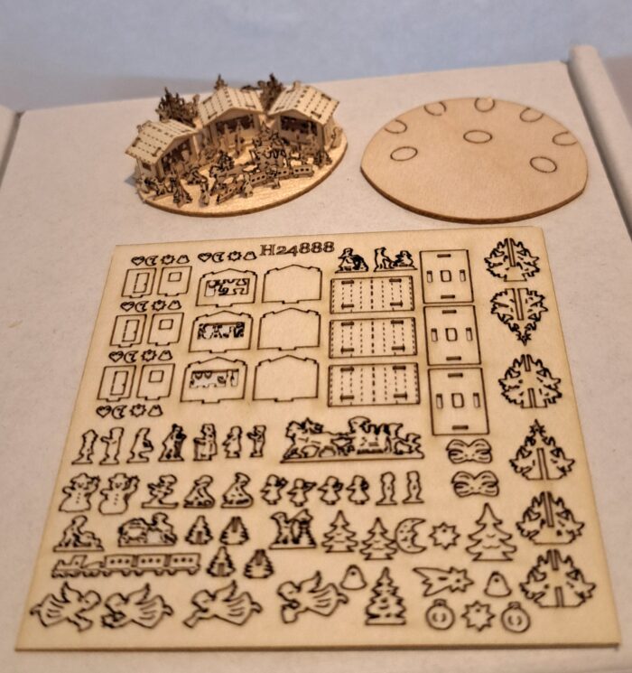 Bastelset Miniatur Markt für Walnuss M 1 : 450