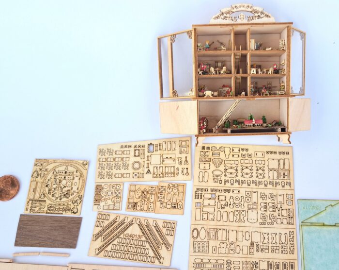 Bastelset Puppenhausschrank Babyhouse mit Möbel und Dekoration Holz M 1 : 24 – Bild 3