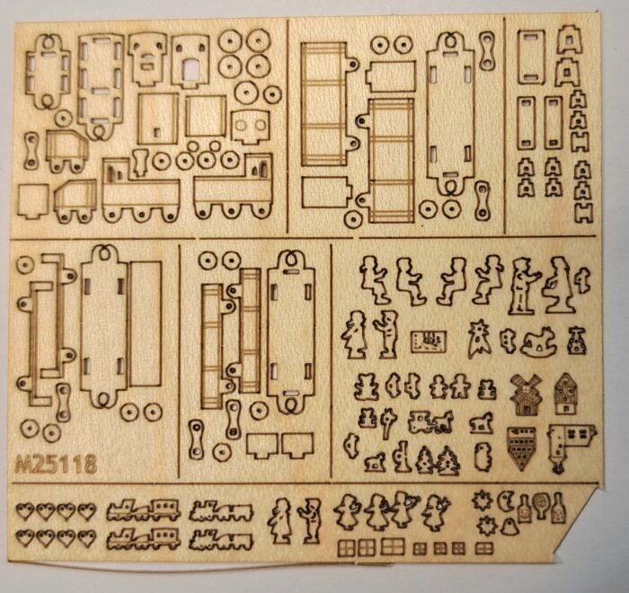 Bastelset Spielzeugzug mit 66 Dekorationen Holz tgauge M 1 : 450