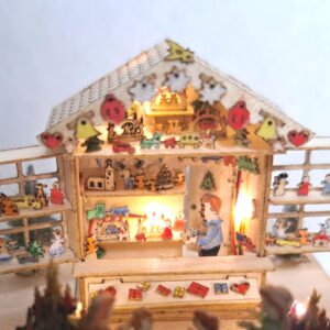 Bastelset aufklappbarer Weihnachtsstand M 1 : 144 mit 77 Dekorationen