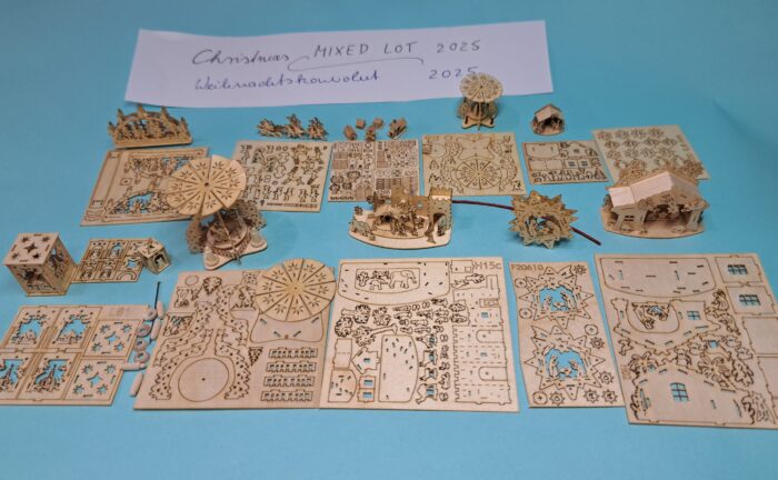 Weihnachtskonvolut 2025 Weihnachstdekorationen 12 Bastelsets Miniatur Holz – Bild 3