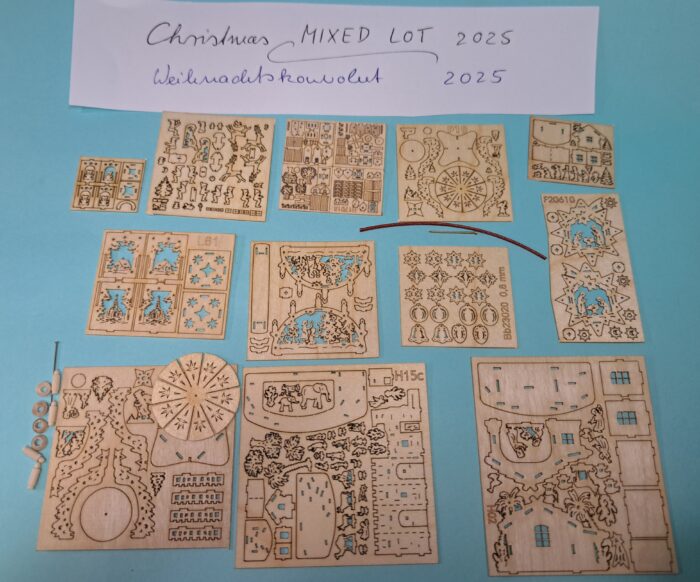 Weihnachtskonvolut 2025 Weihnachstdekorationen 12 Bastelsets Miniatur Holz