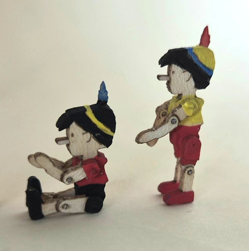 Miniatur Pinocchio Gelenkpuppe Handbemalt M 1 : 48 Holz