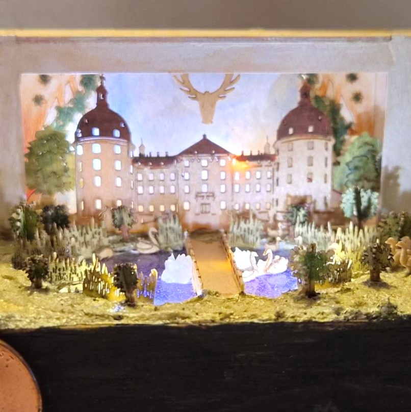 Beleuchteter Schaukasten Moritzburg mit Achat See Landschaft