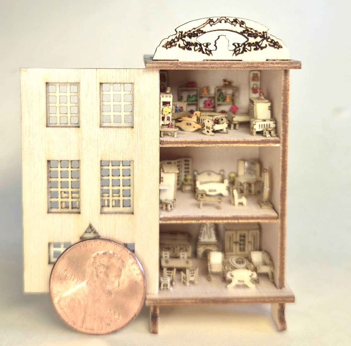 Puppenhaus Schrank Holz Englischer Stil möbliert M 1 : 288