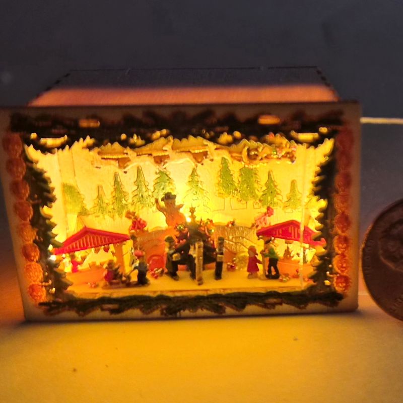 Schaukasten LED beleuchtet handbemalt mit Weihnachtsmarkt M 1 : 144 – Bild 2
