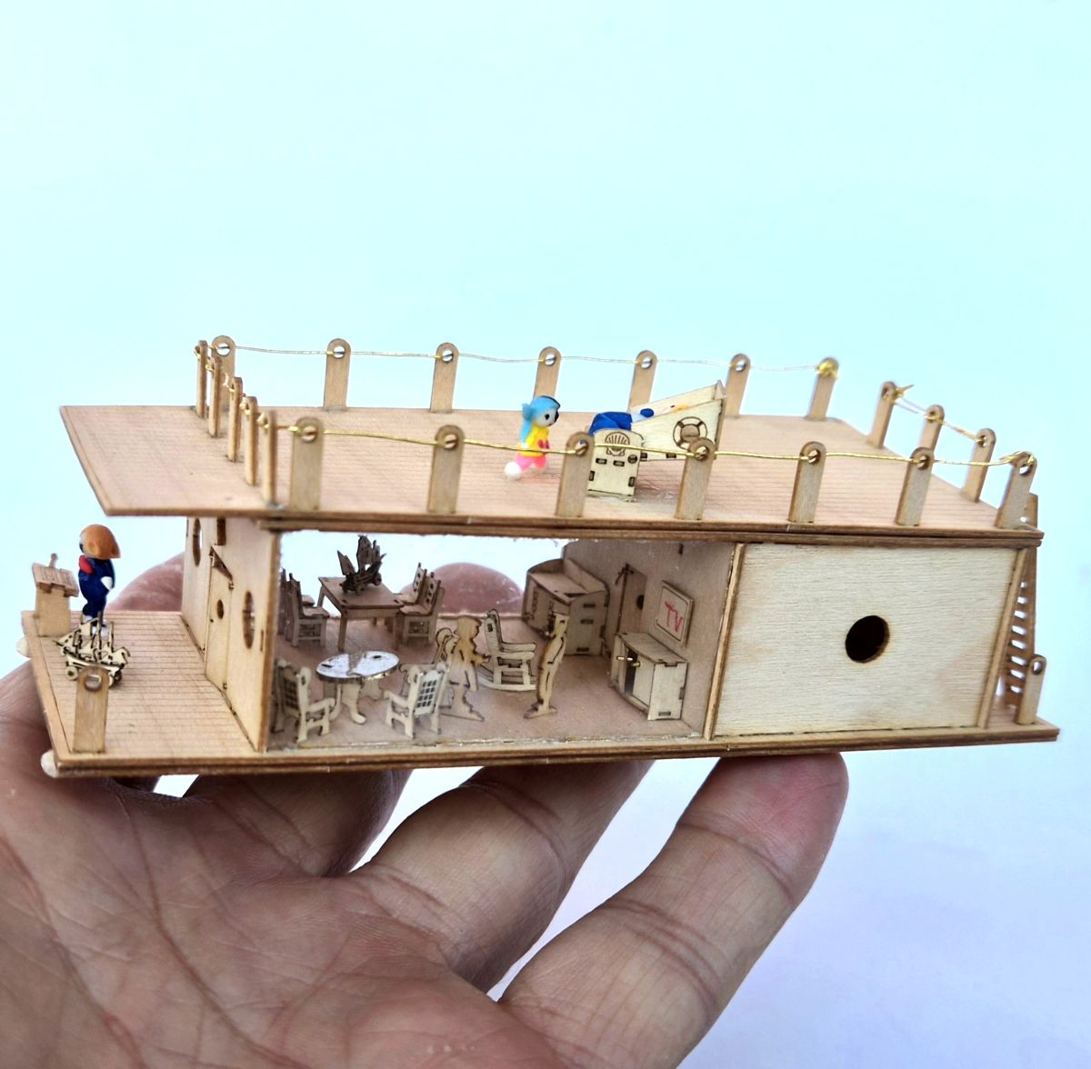 Hausboot Holz M 1 : 144 mit Möbel Figuren