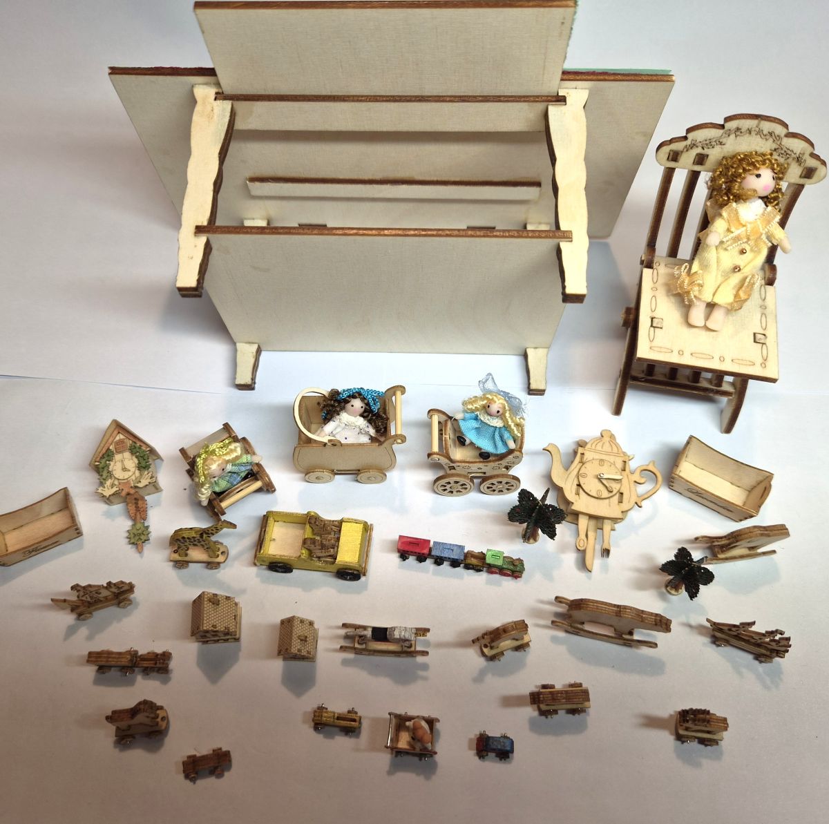 Konvolut montiert Verkaufstisch Klappstuhl Holz 32 Miniaturen – Bild 2