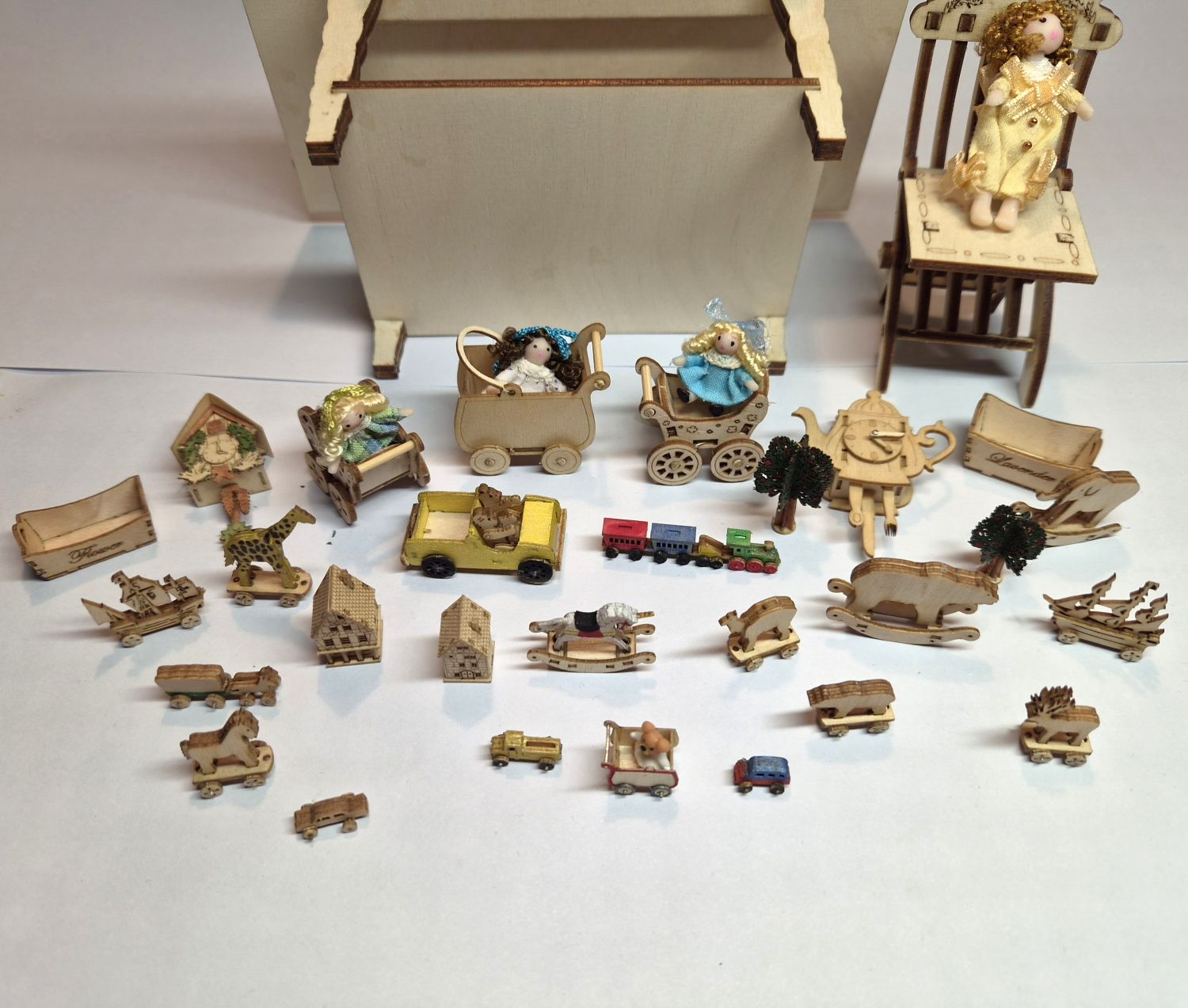 Konvolut montiert Verkaufstisch Klappstuhl Holz 32 Miniaturen – Bild 3
